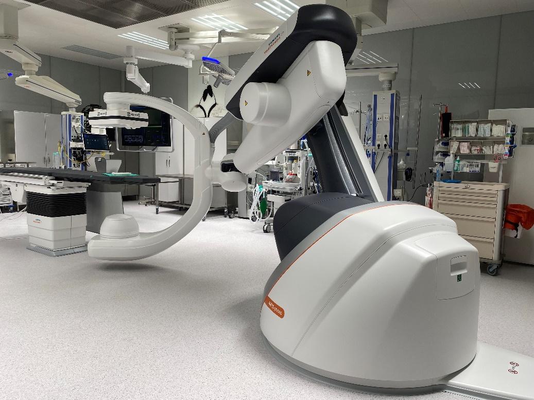 Nowoczesna sala hybrydowa w NSSU