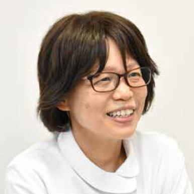 伊澤 久美子 科長補佐