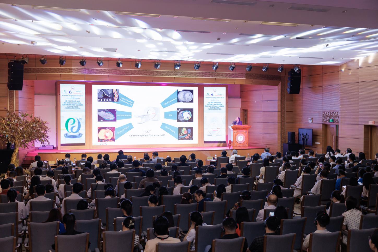 The symposium was jointly organized by Siemens Healthineers Vietnam