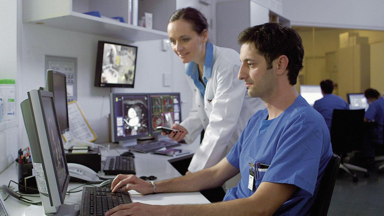 The mobile app for hospitals gives doctors direct access to clinical images no matter where they are within the medical center.