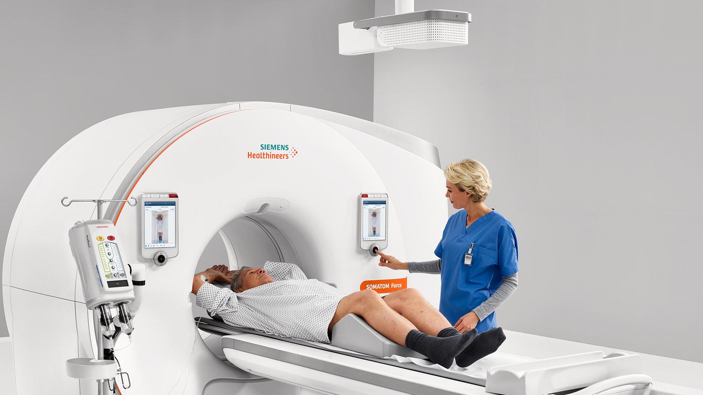 Improve patient care – with kidney-friendly and ultra-low-dose scanning – SOMATOM Force