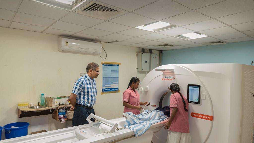 The SOMATOM go.Now CT scanner helps Srinivasan and his team to create a better workflow and provides scans for over 200 patients a day.