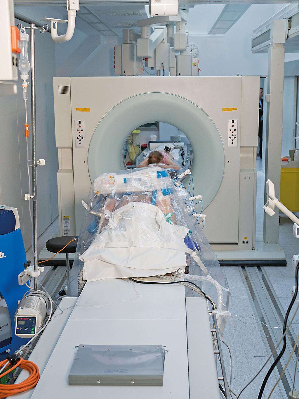 The increasing use of intraoperative CT systems may help reduce the risks of minimally invasive surgical techniques.