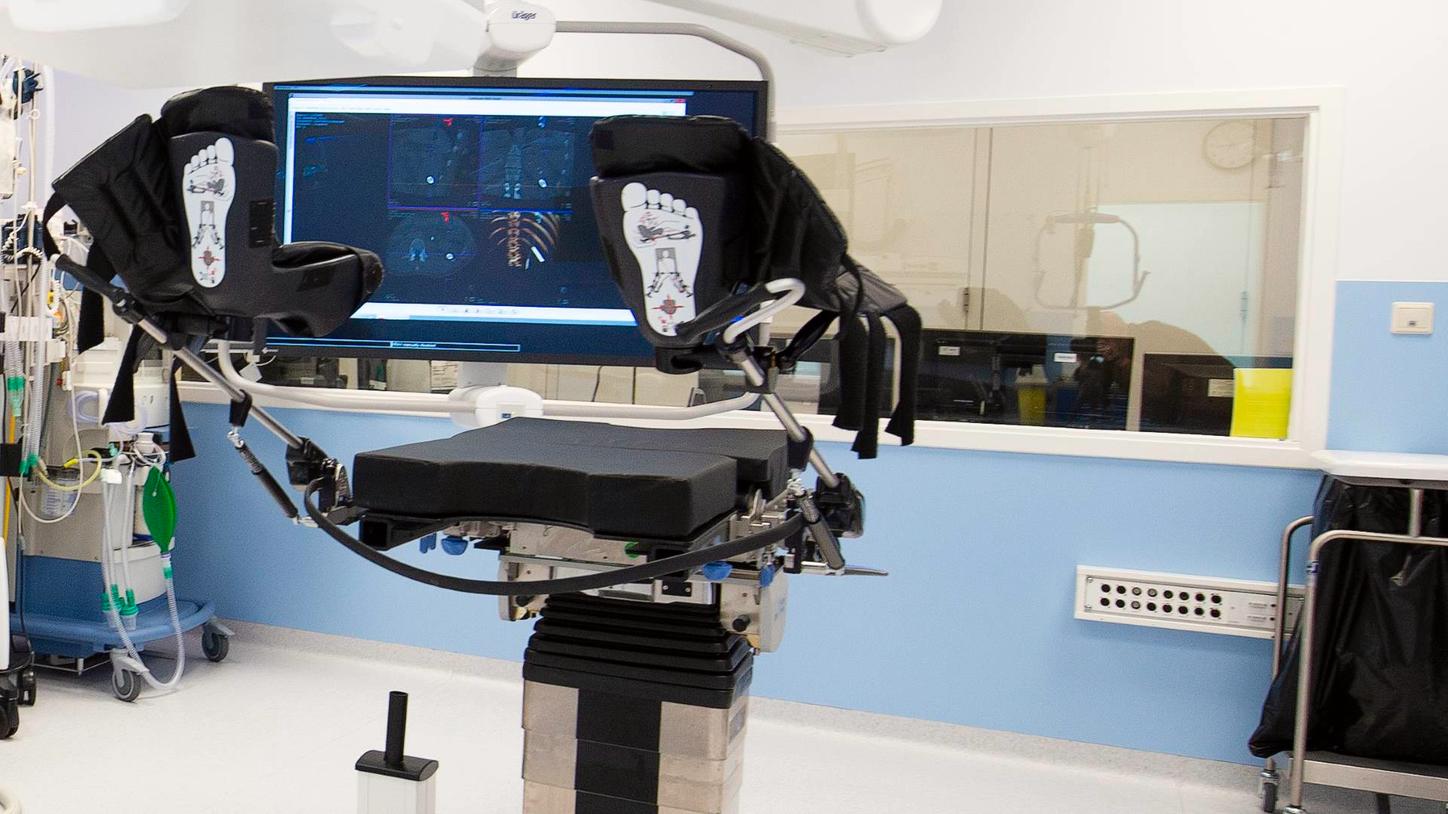 Urologen kunnen na een ingreep de benen uit de steunen halen, deze wegklappen, 3D-beelden maken en zo nodig de beensteunen weer terugklappen als blijkt dat de ingreep nog moet worden voortgezet.