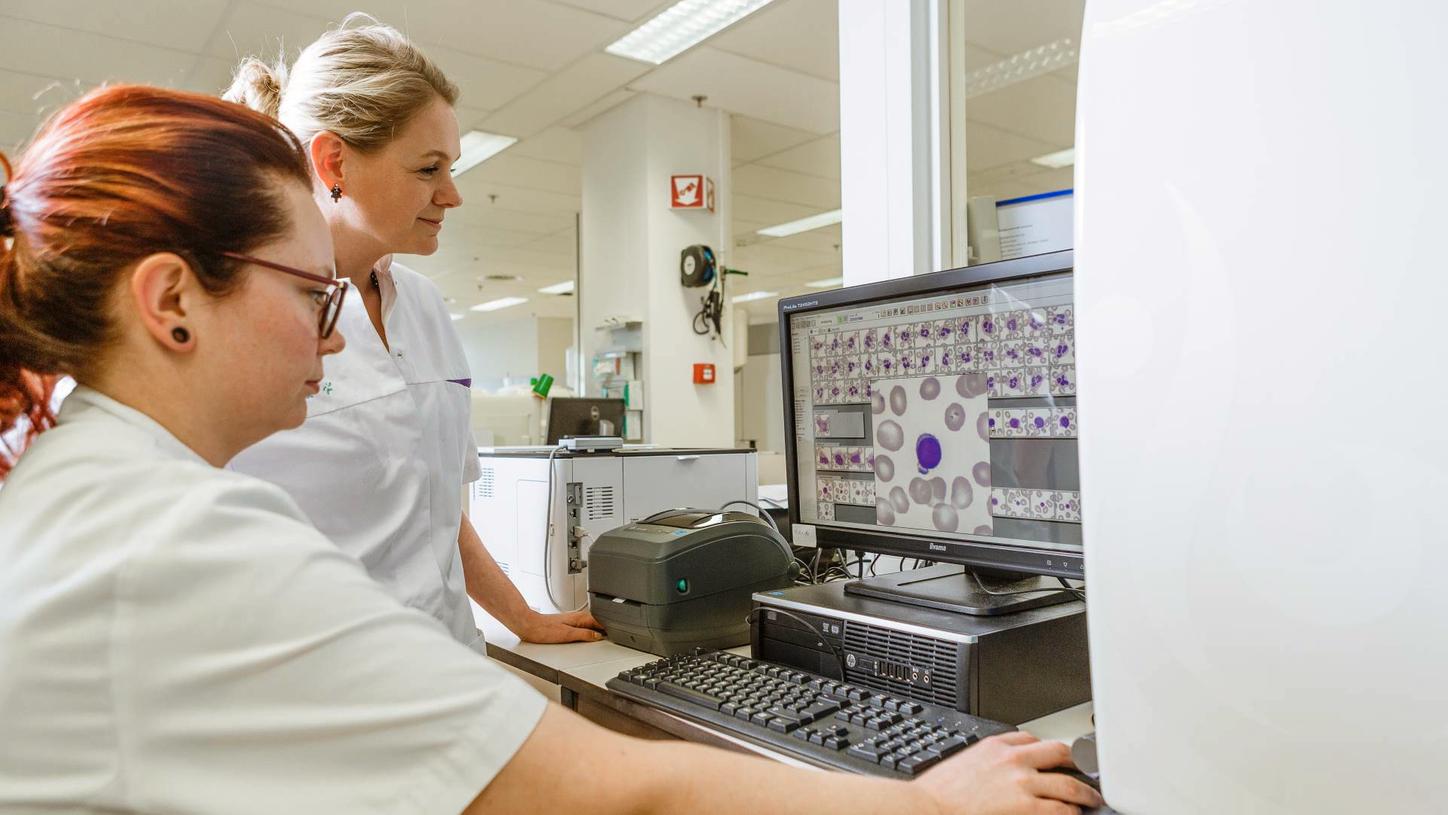 Automatisering van microscopie met behulp van CellaVision, een digitale microscoop