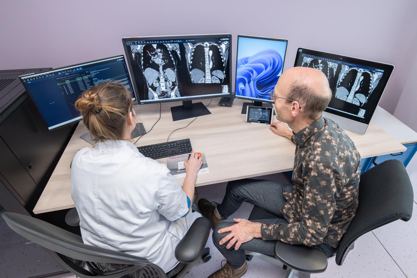 Nij Smellinghe-Antonius Enterprise Connector Imke van den Brink en Anne Talsma