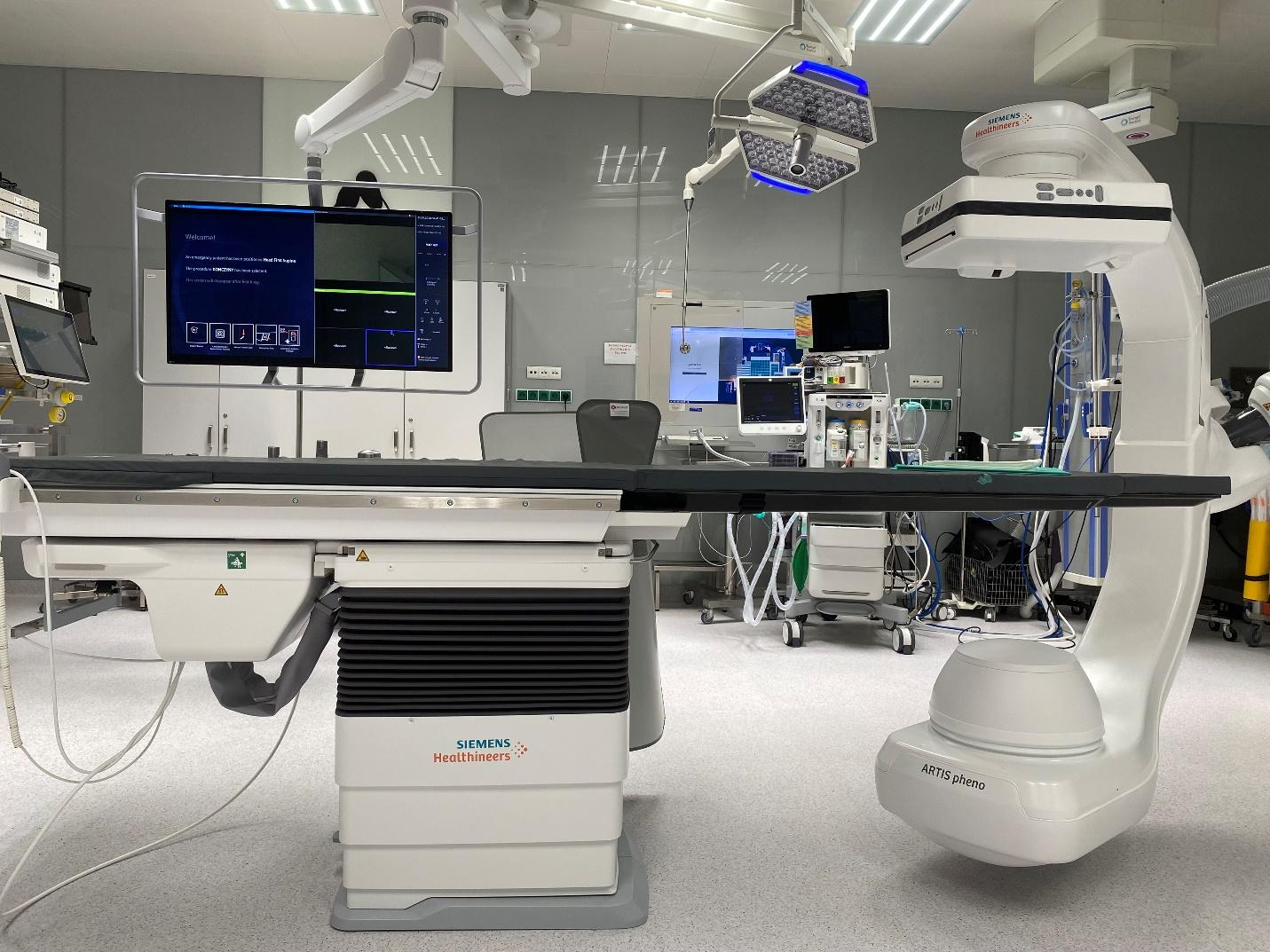 Nowoczesna sala hybrydowa w NSSU