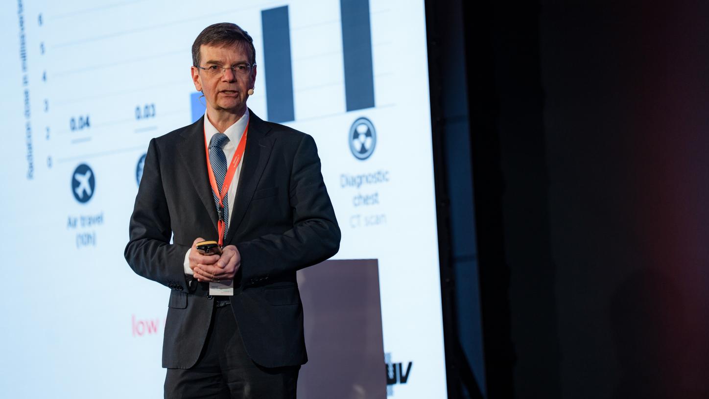 Prof. Prior presented on OncoFreeze AI and AI denoising.