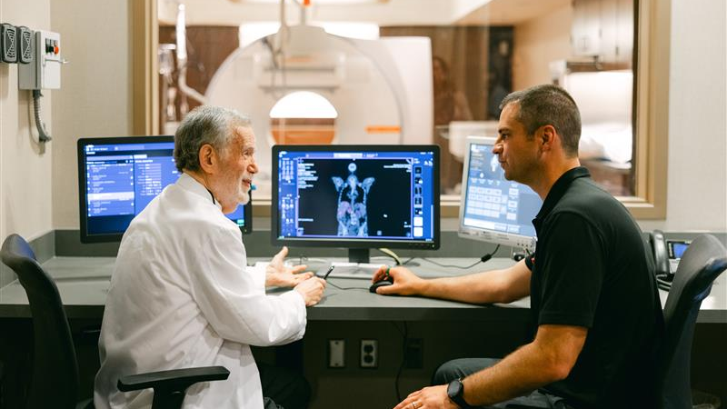 Dr. Samuel Mehr, MD, and Scott Degenhardt, NMAA, of Nebraska Cancer Specialists