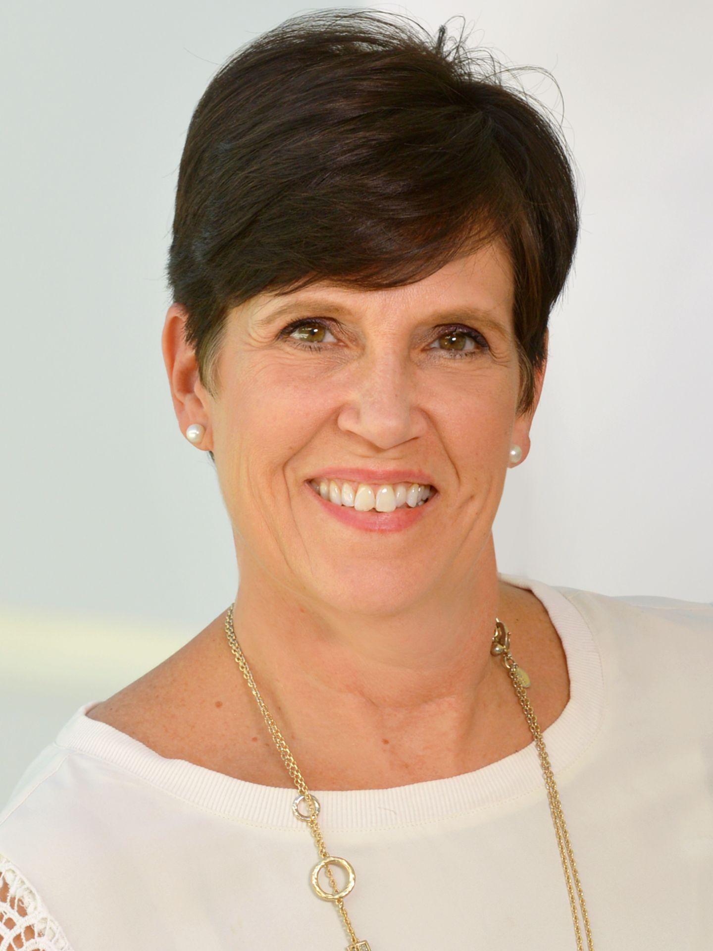 Michele Zwickl headshot
