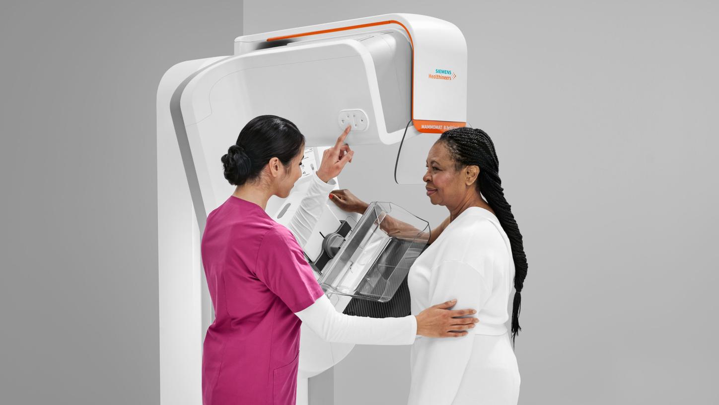 Doctor and patient with the MAMMOMAT B.brilliant