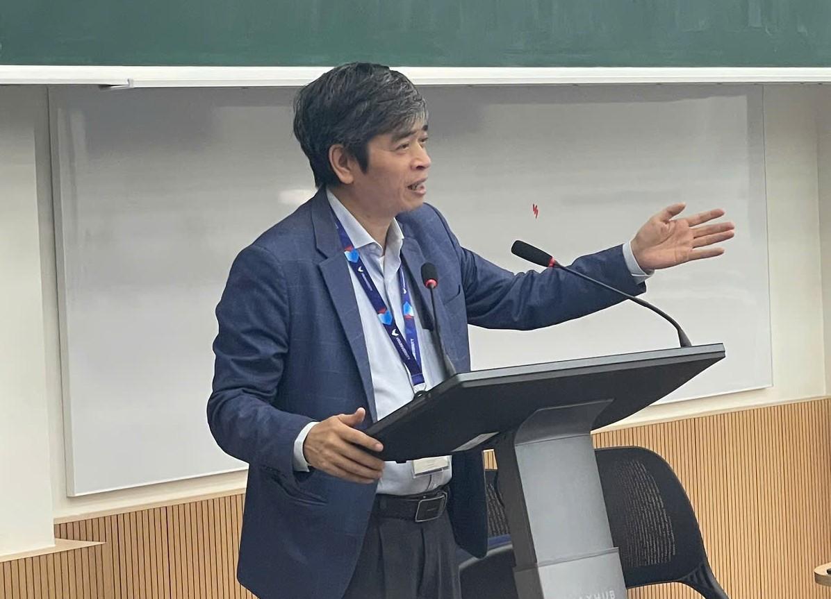 Professor Bui Van Giang