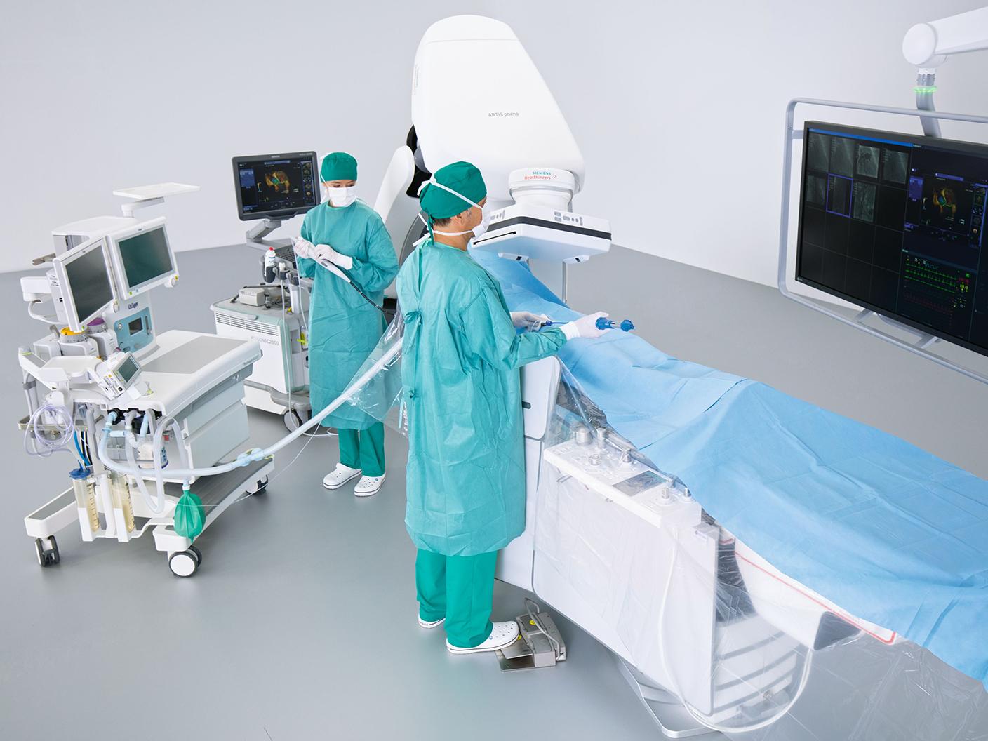 Minimally invasive surgery in the Hybrid OR