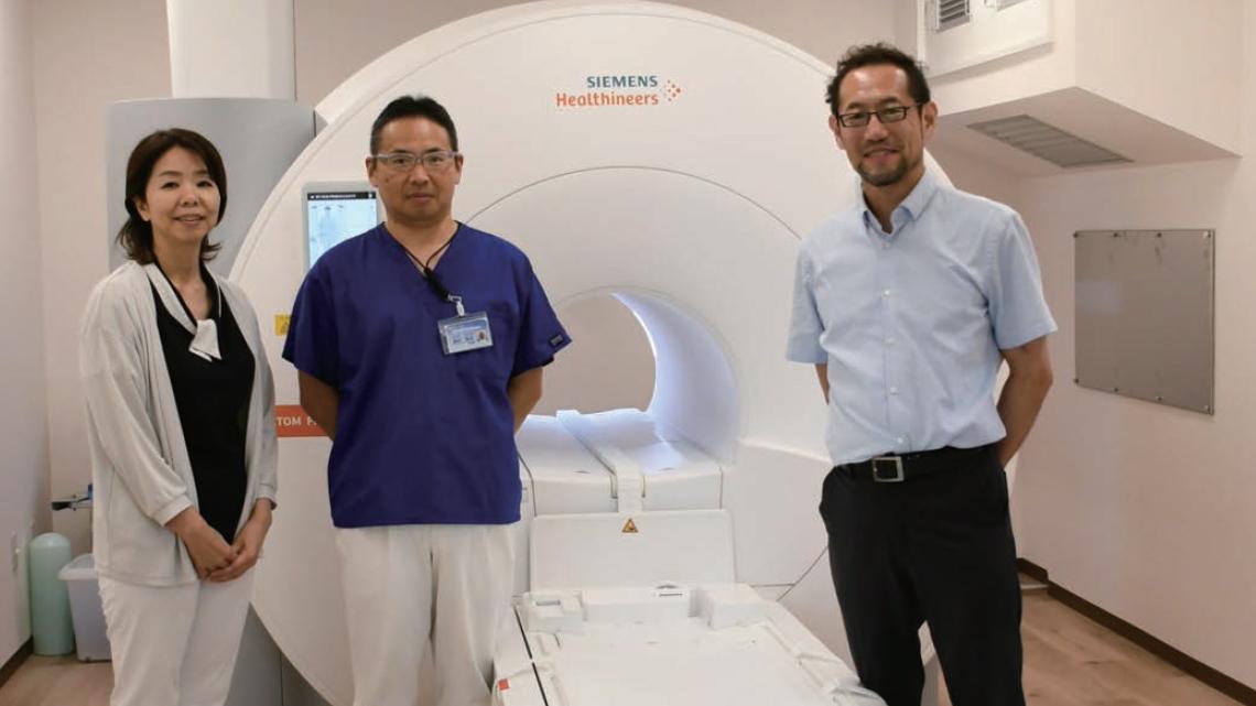 新町整形外科診療所の荒木先生とスタッフの先生方