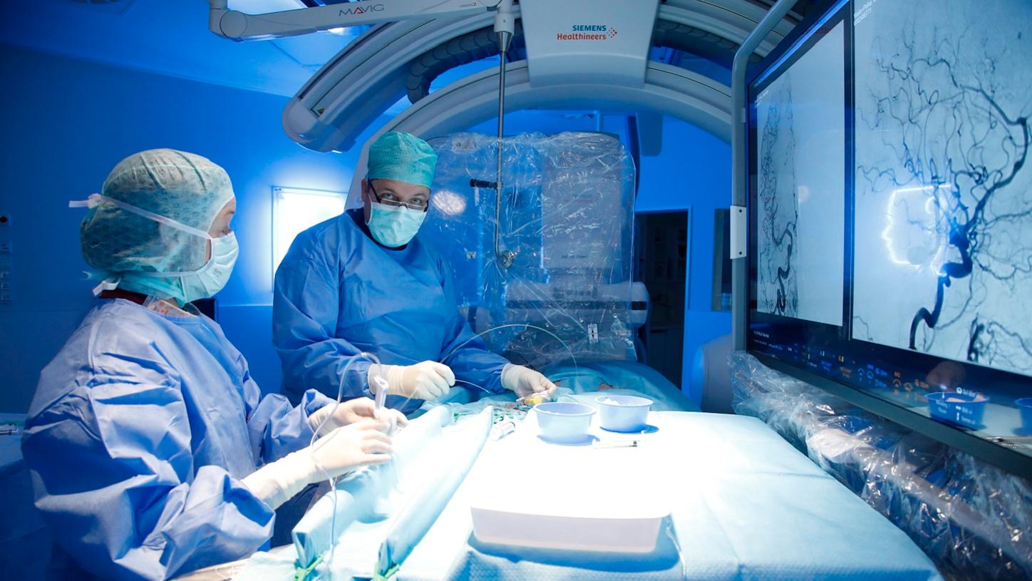 Interventionalists using Siemens Healthineers solutions for minimally invasive treatment, neuro interventions and peripheral and vascular interventions.