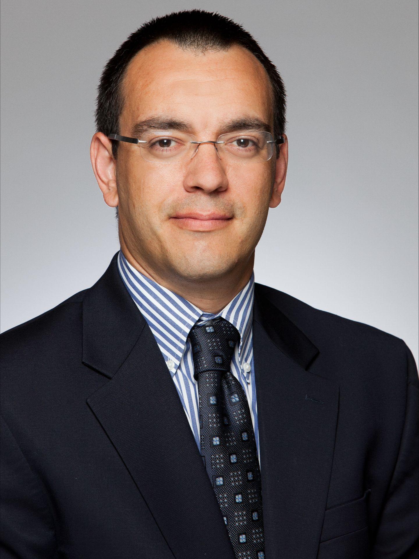 Murat Gungor headshot