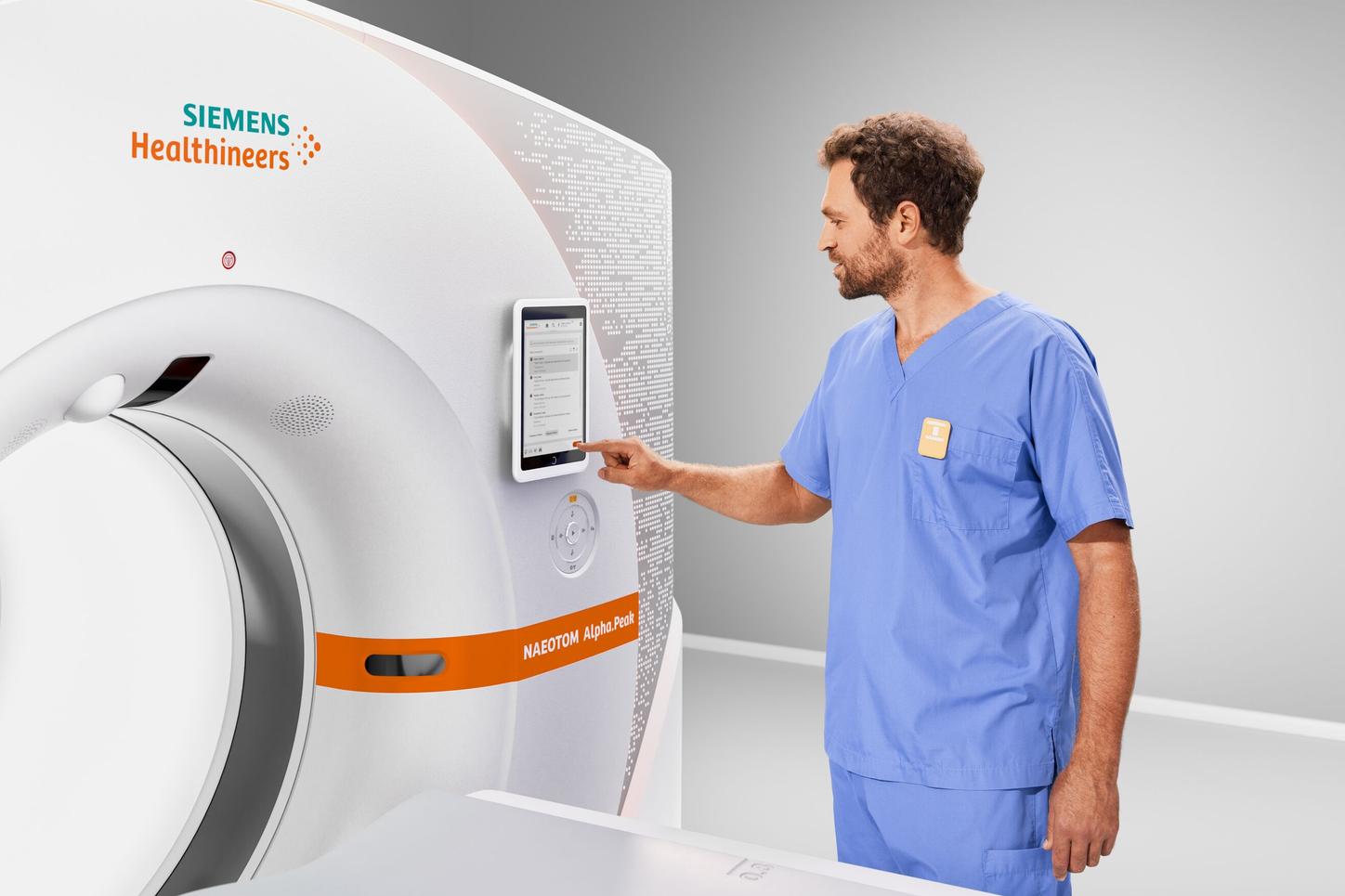 Doctor with NAEOTIM Alpha.Peak