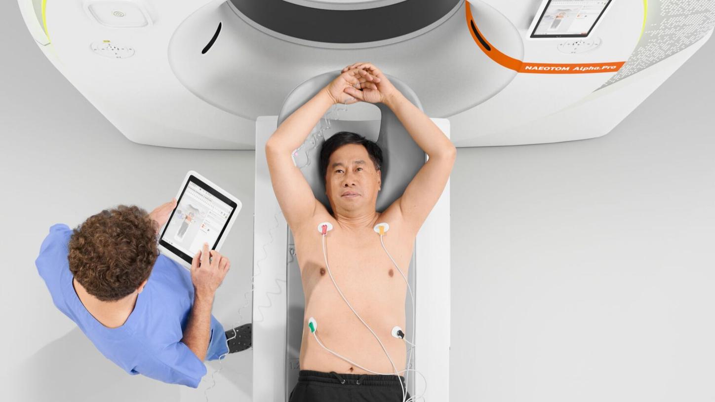 Doctor and Patient with the NAEOTOM Alpha.Pro