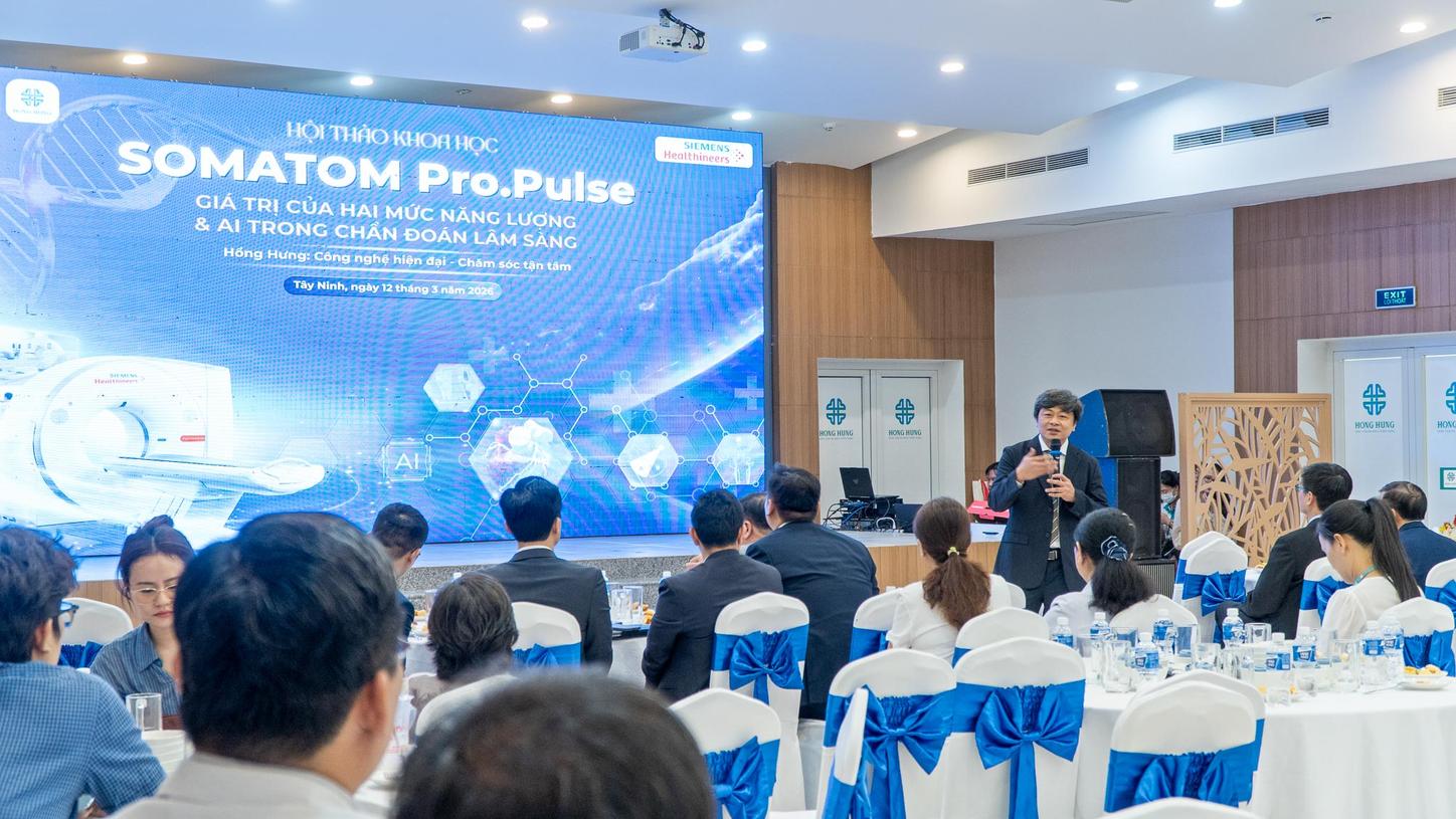 a scientific symposium at Hong Hung Hospital