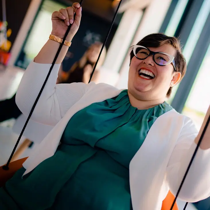 Alejandra Pecka headshot