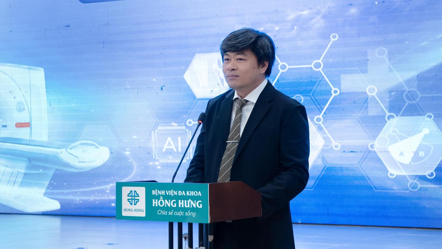 speaker at a scientific symposium