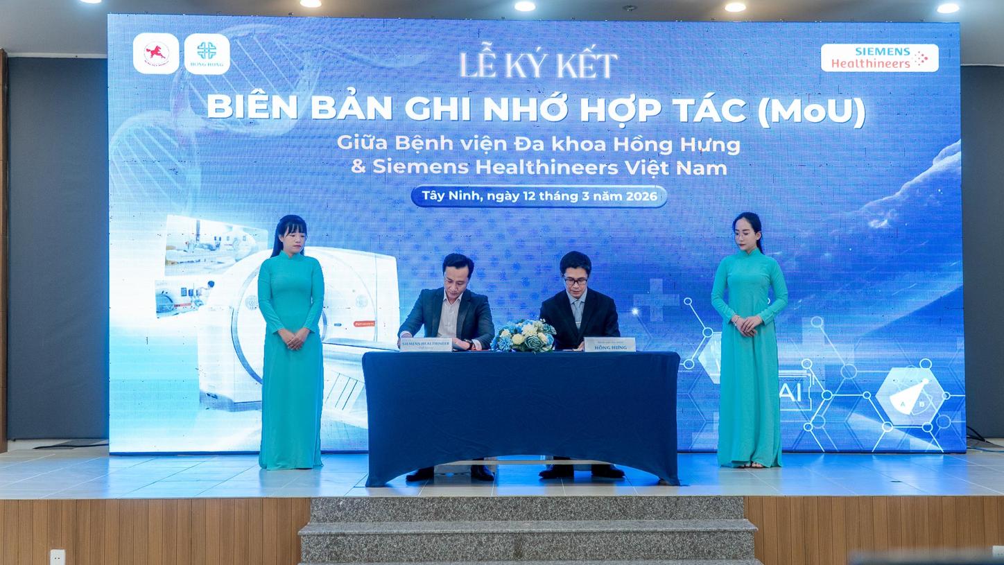 Siemens Healthineers and Hong Hung Hospital signing ceremony