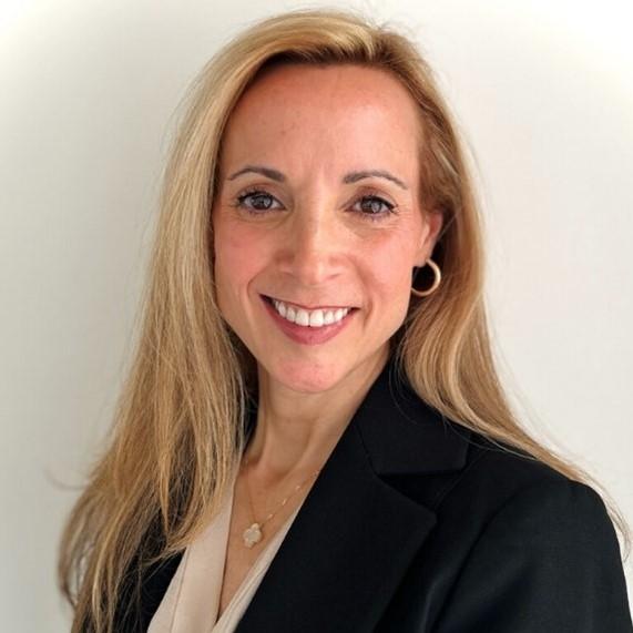 Nicole Valente headshot